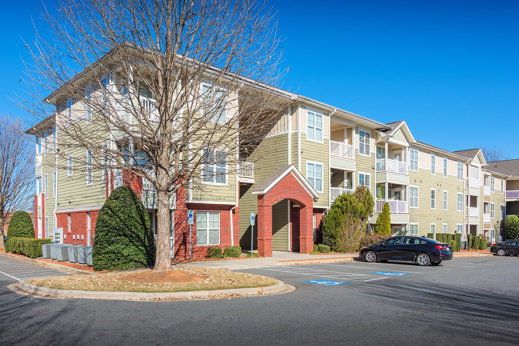 The Crest at Galleria The Multifamily Advisory Group at Cushman